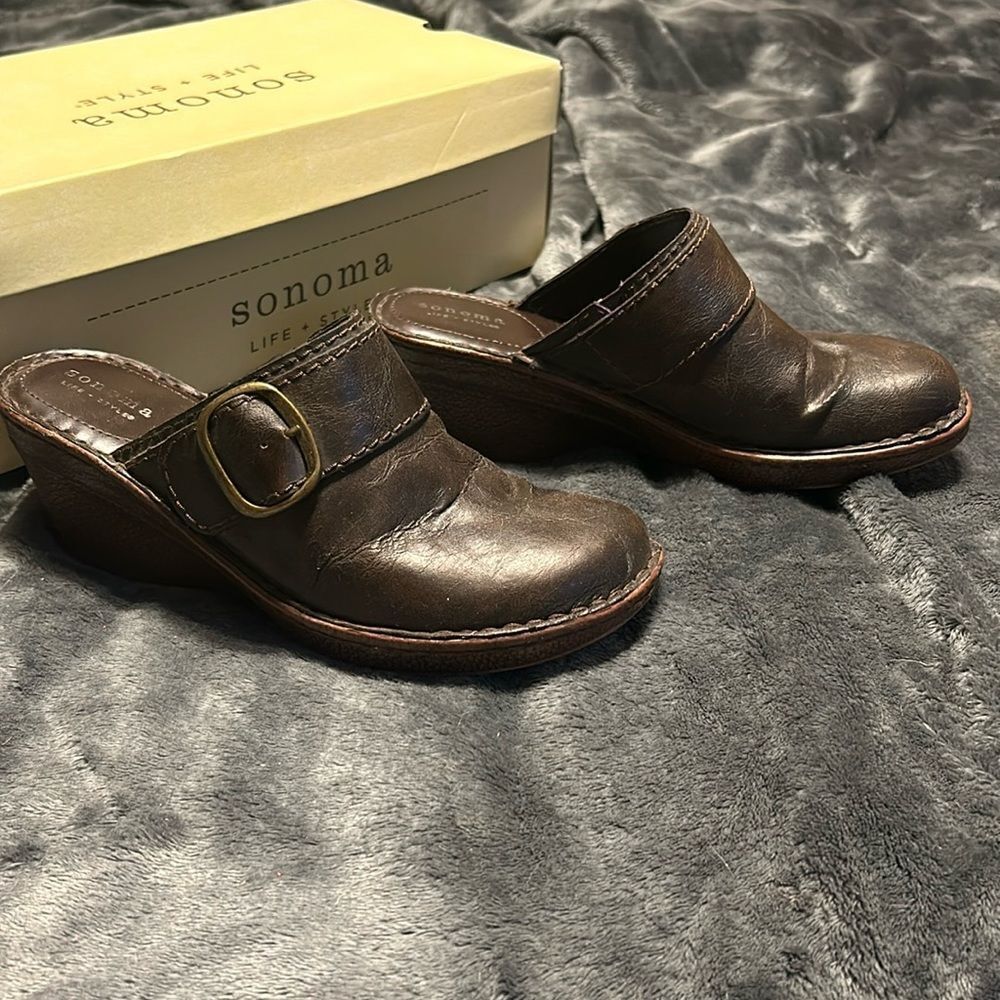 Sonoma Brown Faux Leather Clogs Size 8.5